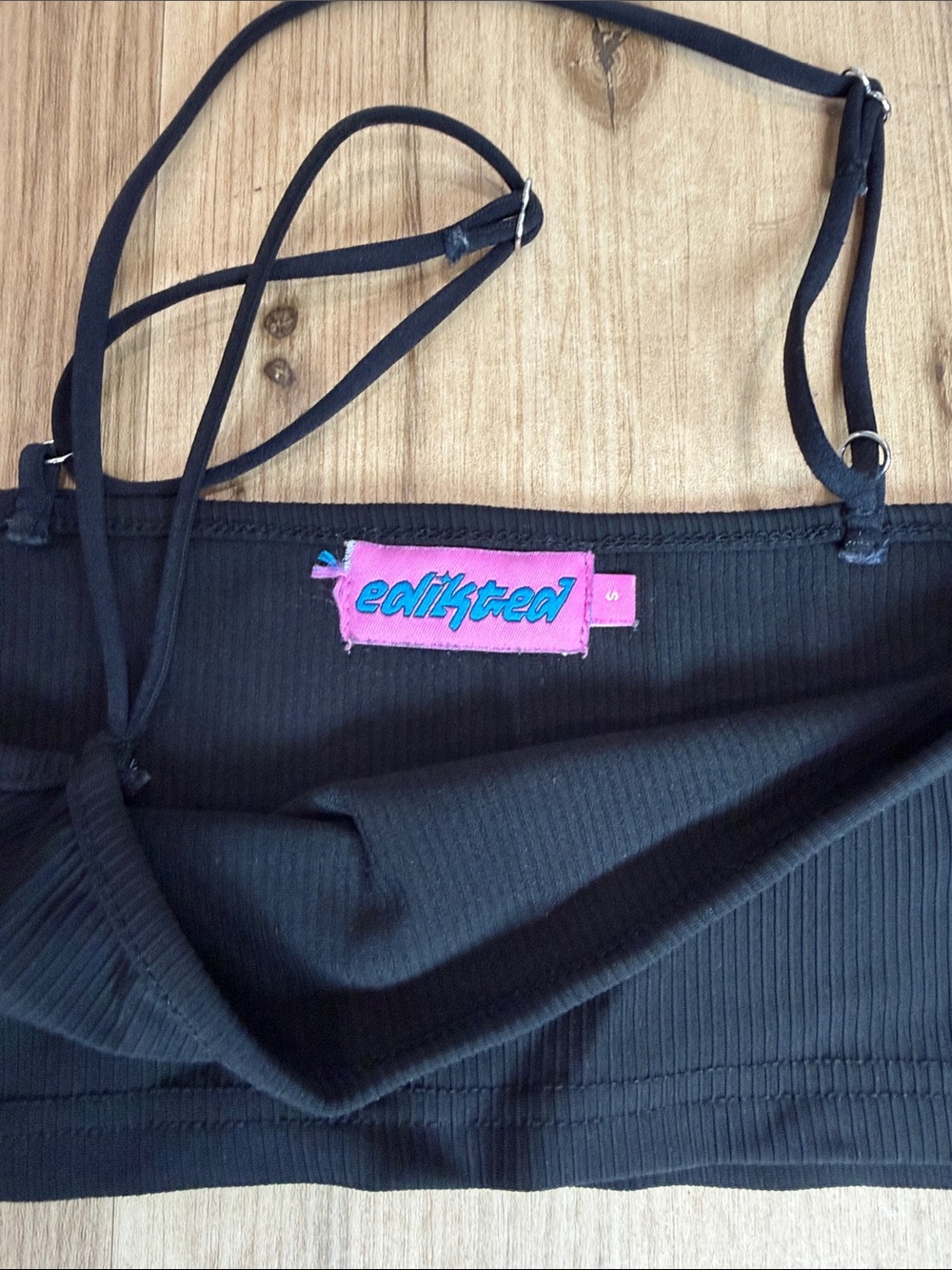 Edikted Black One-Shoulder Ribbed Bandeau - Picture 2 of 2
